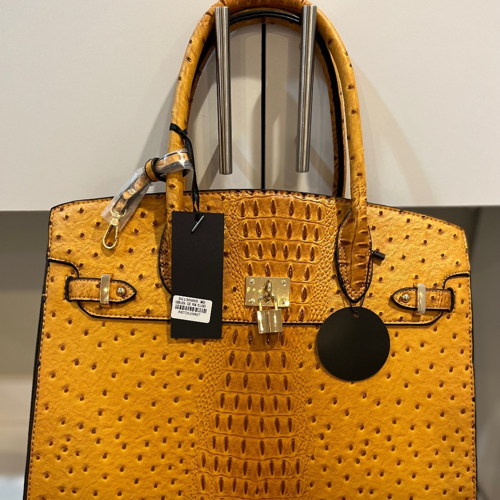 Deluxity PETA approved vegan handbag